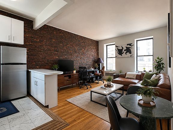 2nd image of 12 Charles St #Phc