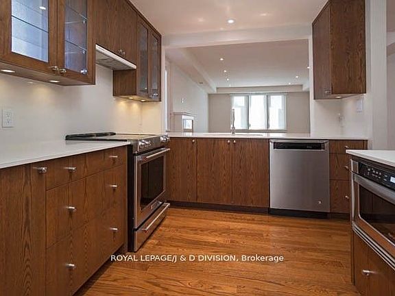 5th image of 85 Admiral Rd #202