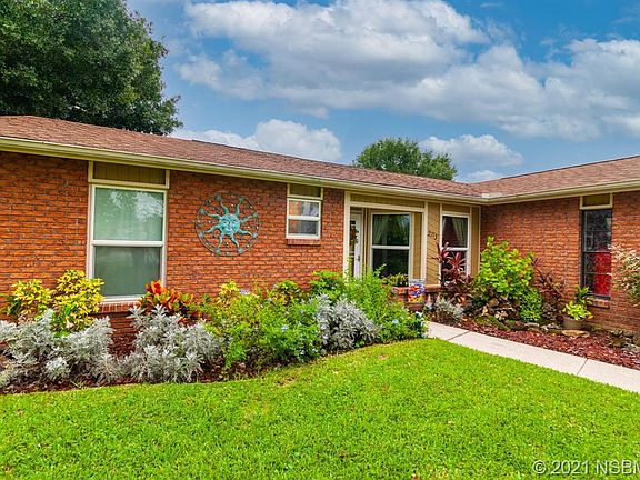 2nd image of 2713 Queen Palm Dr