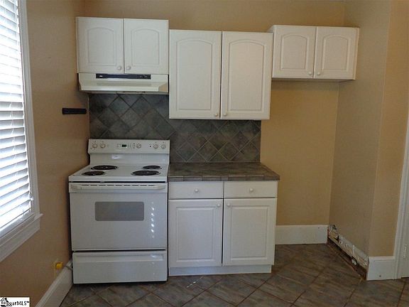 3rd image of 208 Darlington Ave