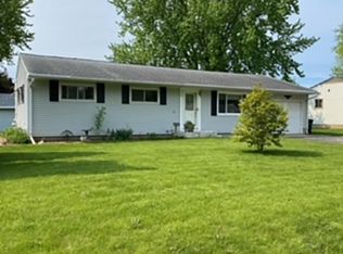 25 Myrna Jane Dr, Oshkosh, WI 54902