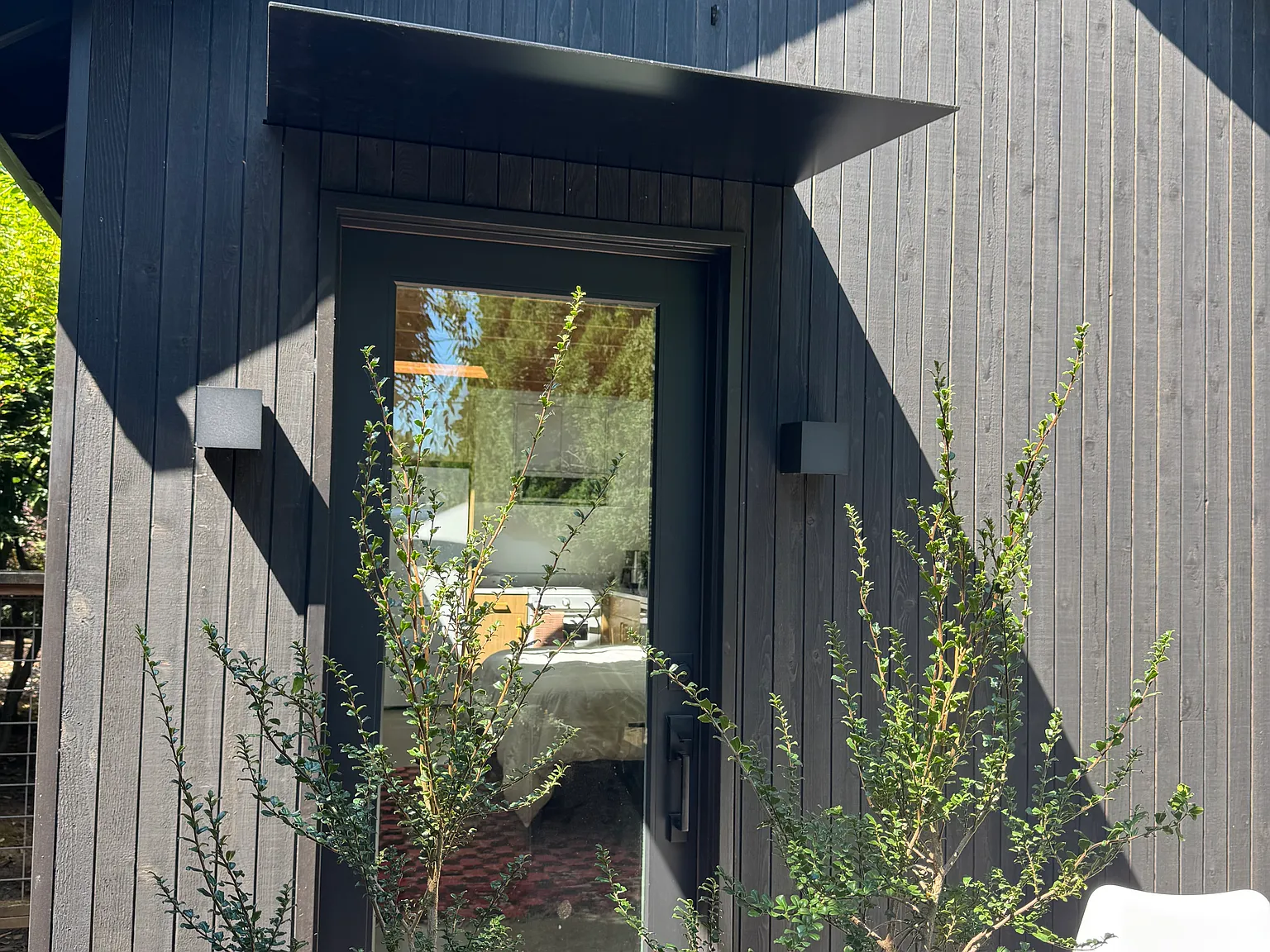Studio, 320 sqft, $2,100 — Photo 2