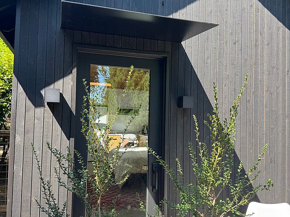 2nd image of 5907 SE Hawthorne Blvd #1