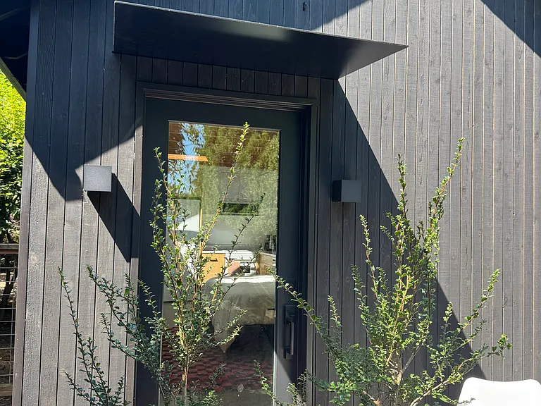 5907 SE Hawthorne Blvd #1 — Photo 2