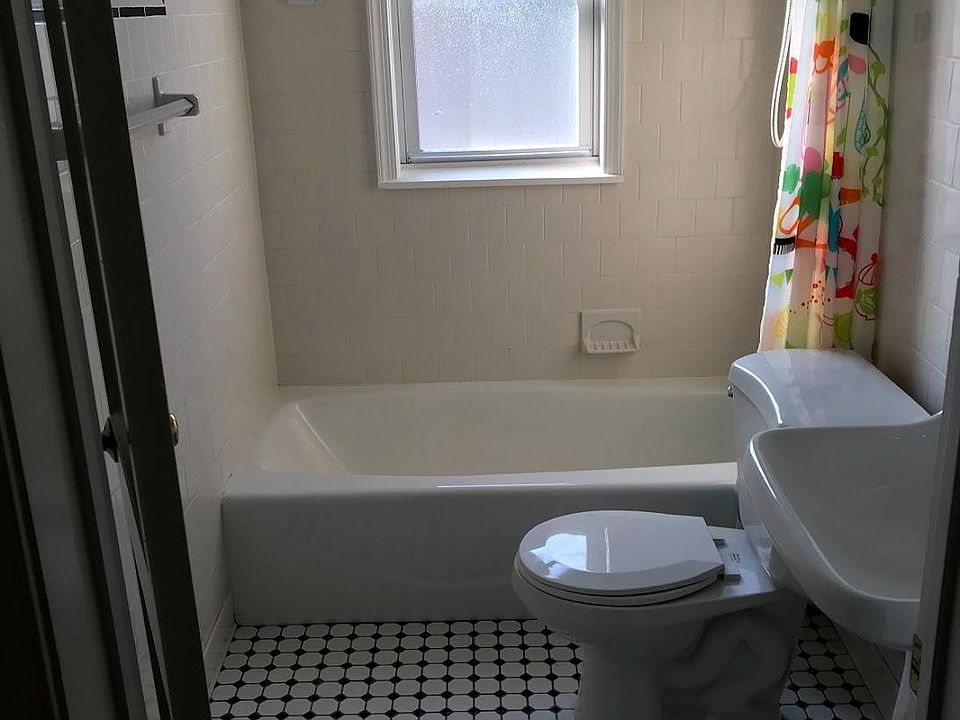 2nd floor bathroom