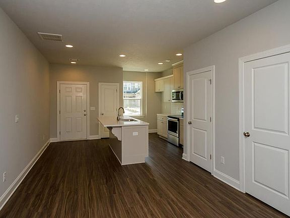 5th image of 662 Red Cedar Ct #26B