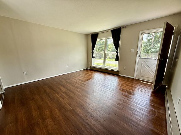 5th image of 124 Edgewood Cir #1