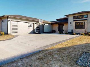 1725 SW Barclay Ridge Dr, Pullman, WA 99163