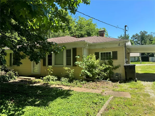 2715 Godfrey St, Belleville, IL 62226