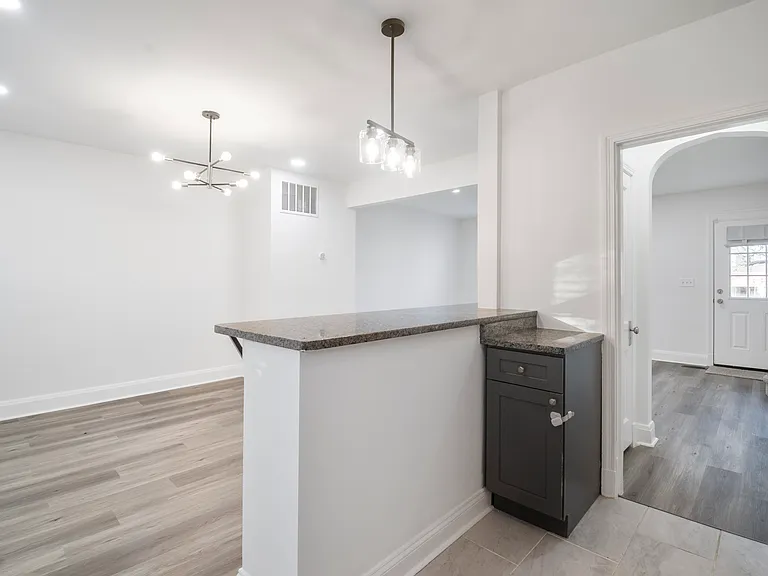 2493 Fairway — Photo 11