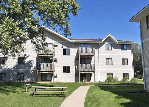 Sunburst Apts Photo 1