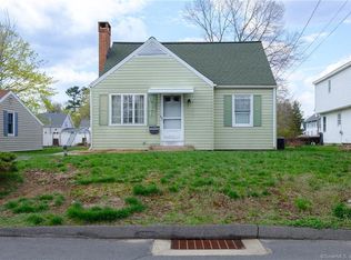 31 Rockwell Ave, Plainville, CT 06062