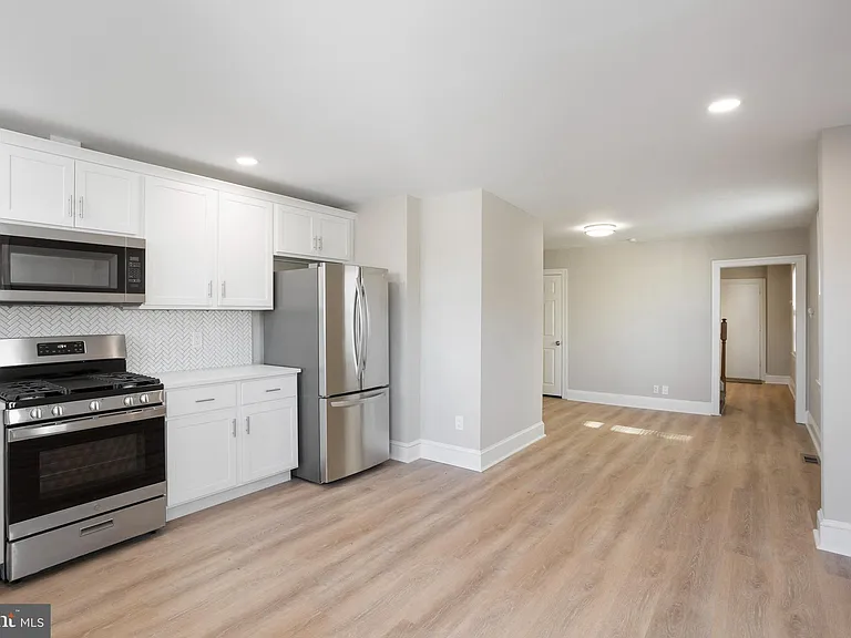 809 N Providence Rd — Photo 2
