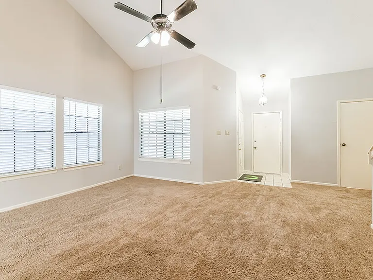 38 Camberwell Ct — Photo 5