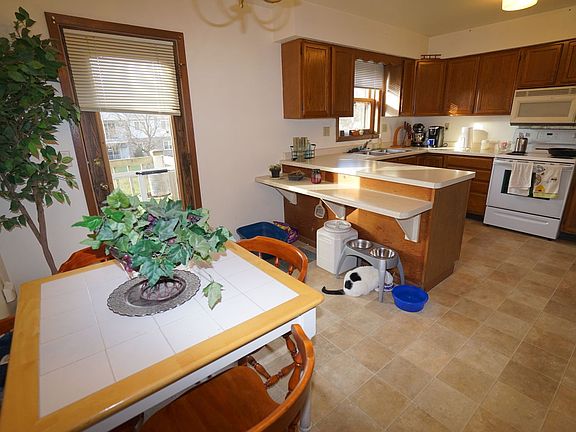 4th image of 1610 Washington Ave APT 6