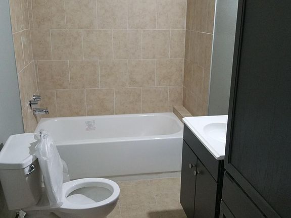 3rd image of 1333 Camelia Ave #A