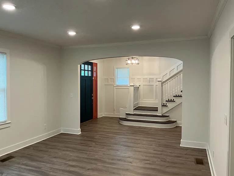 342 Division Ave — Photo 5