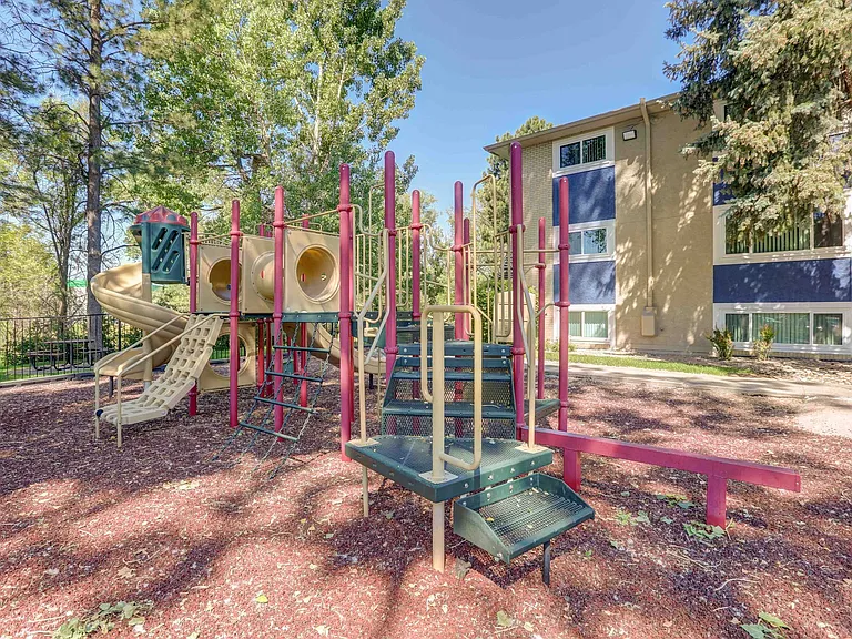 Creekside At Amherst Apartments — Photo 9
