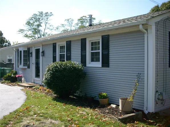 291 Nausauket Rd, Warwick, RI 02886