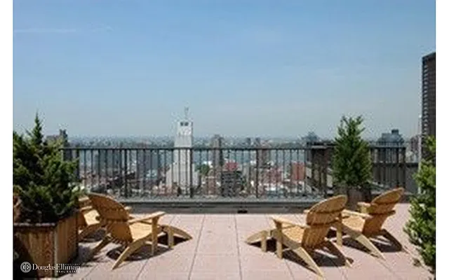 Rented by Douglas Elliman | media 18