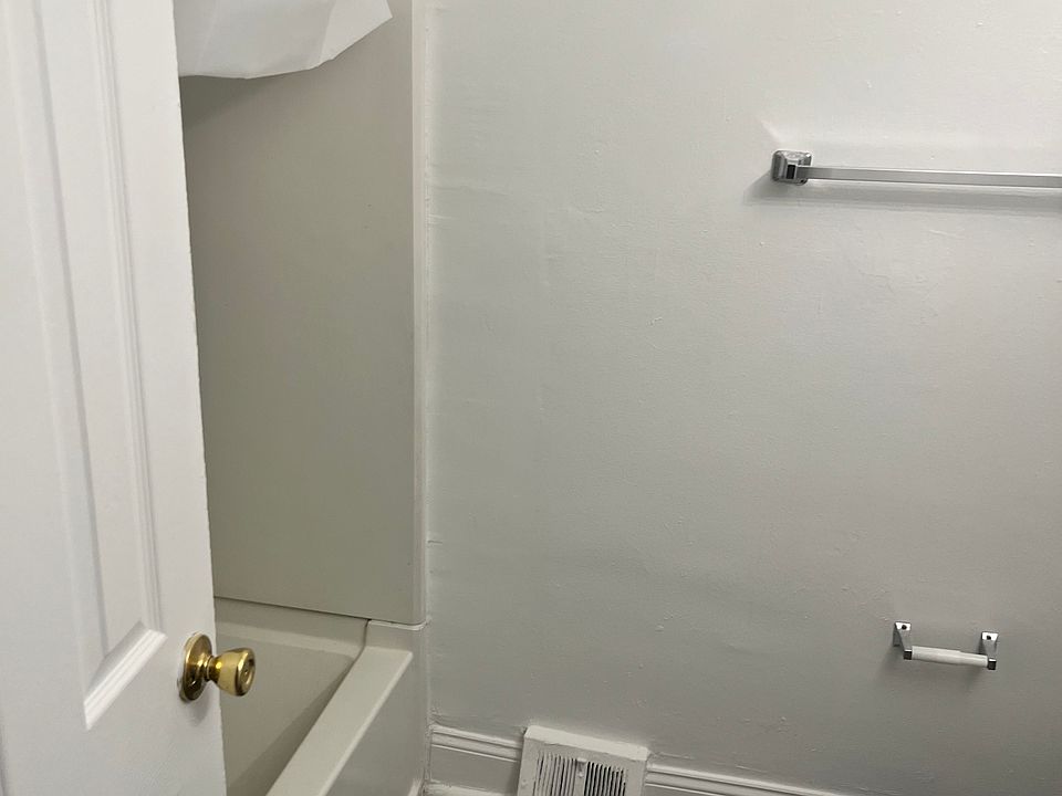 1st image of 1326 Ramblewood Ln #1326