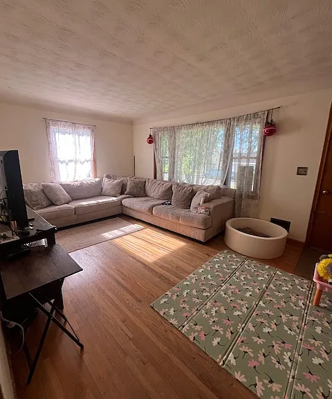995 Van Buren Ave — Photo 8