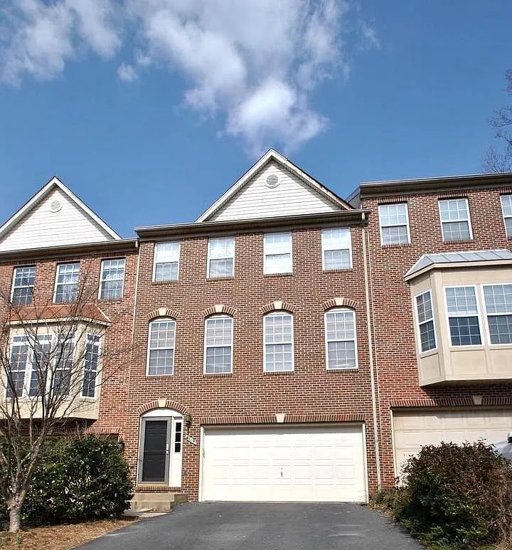 3 bed, 2800 sqft, $3,600 — Photo 1
