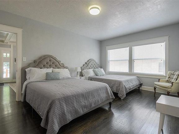 5th image of 3820 Paseo Blvd