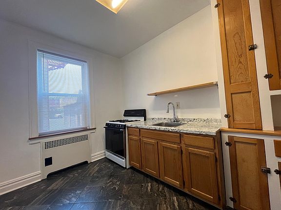2nd image of 101 Tonnelle Ave #2