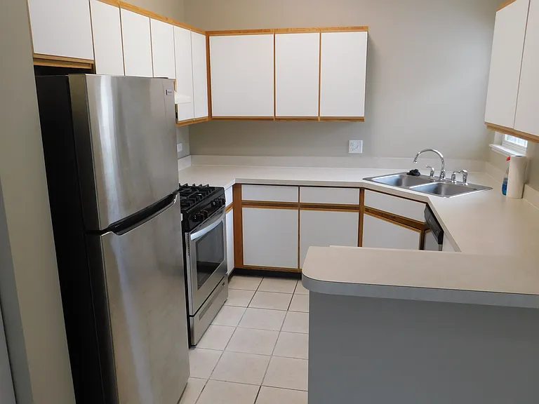 1060 Stillwater Rd — Photo 3