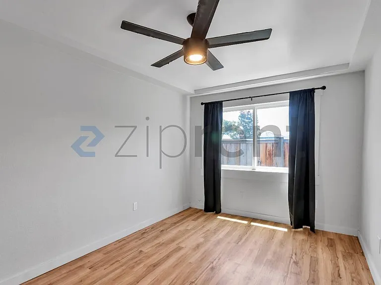 3031 Chestnut St — Photo 5