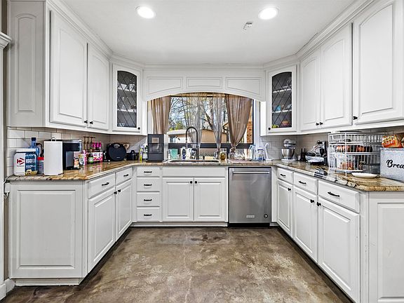 3rd image of 26 Ramblewood Dr