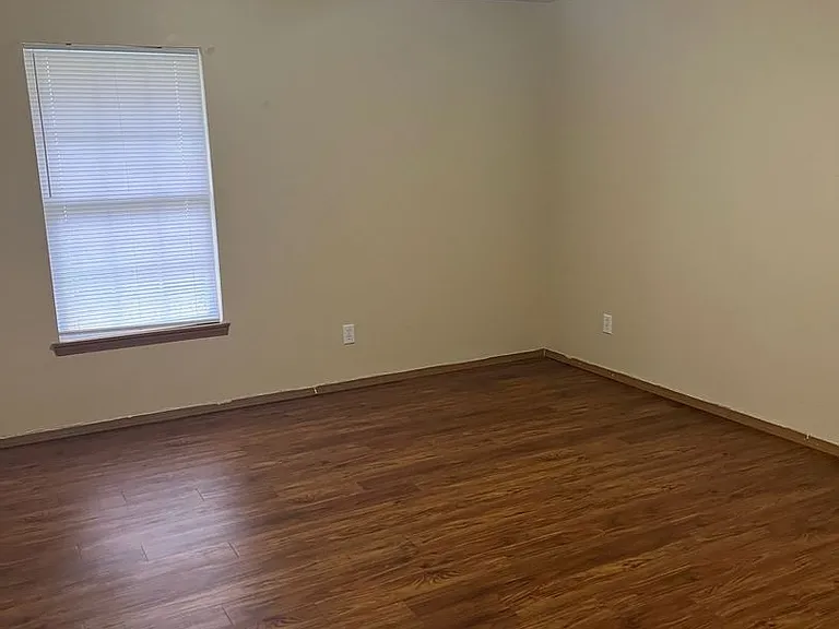 5551-5553 N Brown Ln — Photo 13