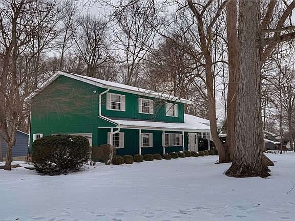3rd image of 1079 Carol Ln