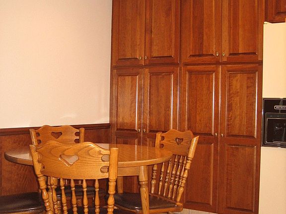 Kitchen dining/pantry