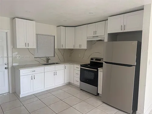 732 SW 6th St #732 Photo 1