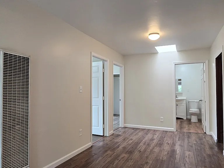 11415 Fairview St — Photo 15