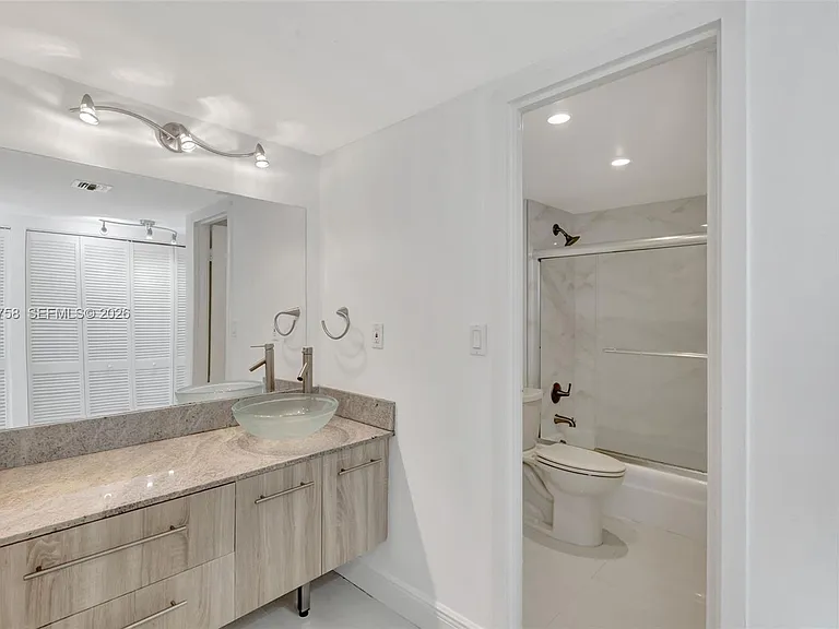 2333 Brickell Ave #305 — Photo 21