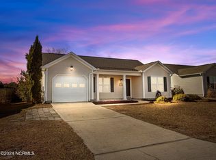 211 Red Carnation Dr, Holly Ridge, NC 28445