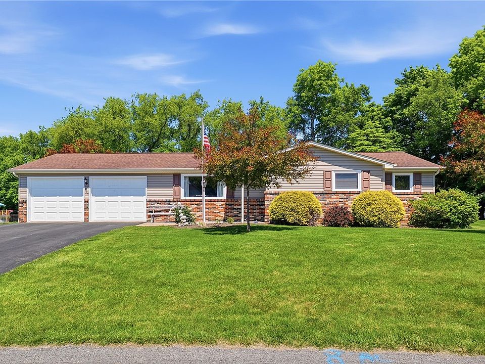 1st image of 164 Heather Dr