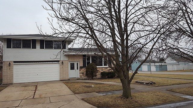 1st image of 16608 Elm St