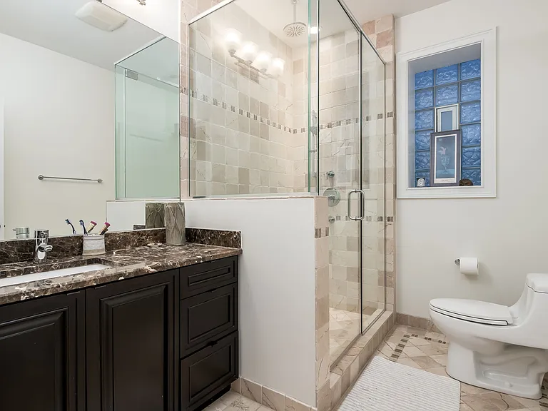 1633 N Wolcott Ave — Photo 12