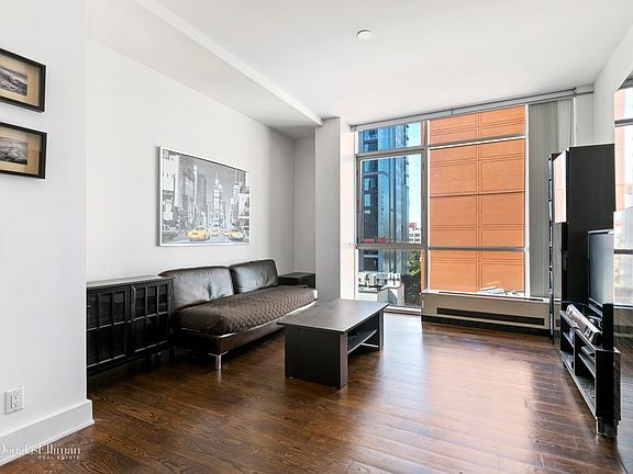 3rd image of 2626 Jackson Ave APT 703