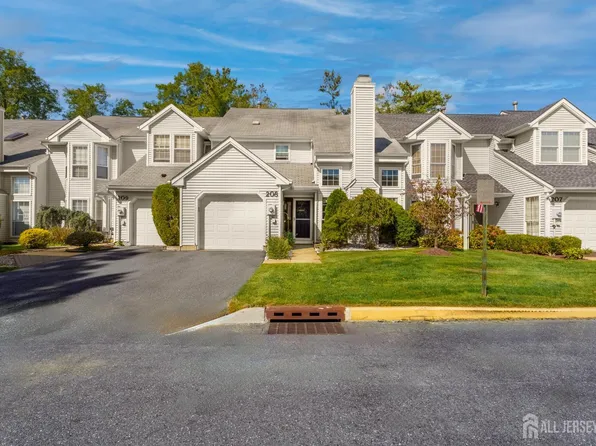 208 Daffodil Dr, Freehold, NJ 07728