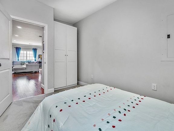 5th image of 142 Bigelow St Unit 305
