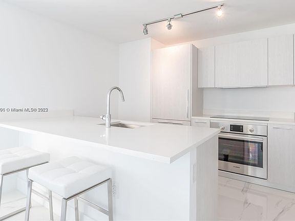 3rd image of 501 NE 31st St Unit 3006