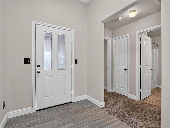 3rd image of 1203 Red River Ln