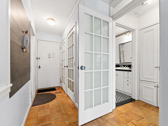 5th image of 245 E 54th St APT 27G