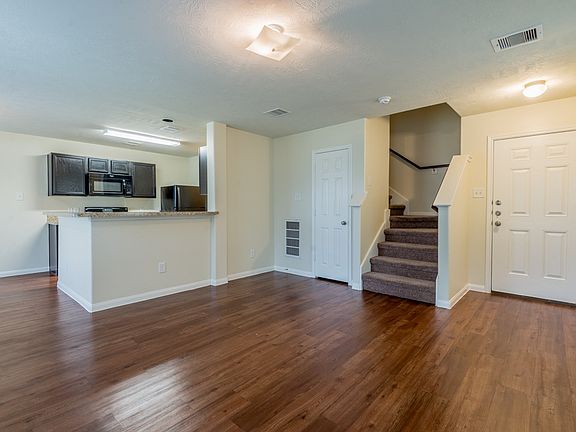 2nd image of 15438 Bammel Oaks Ct