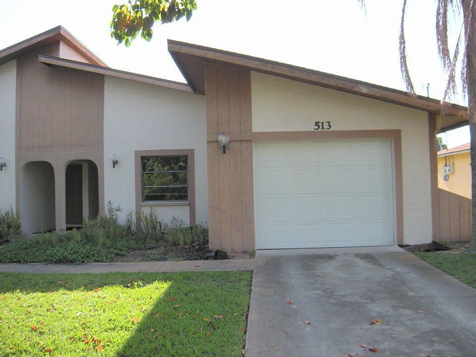 1st image of 513 SE 23rd Pl
